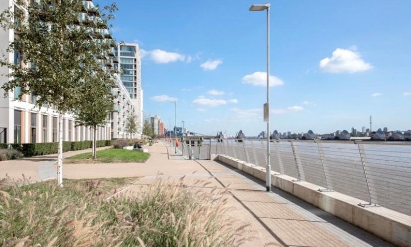 לונדון Large Double Room Overlooking The Thames מראה חיצוני תמונה