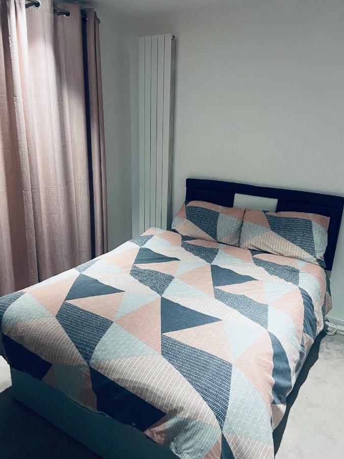 לונדון Large Double Room Overlooking The Thames מראה חיצוני תמונה